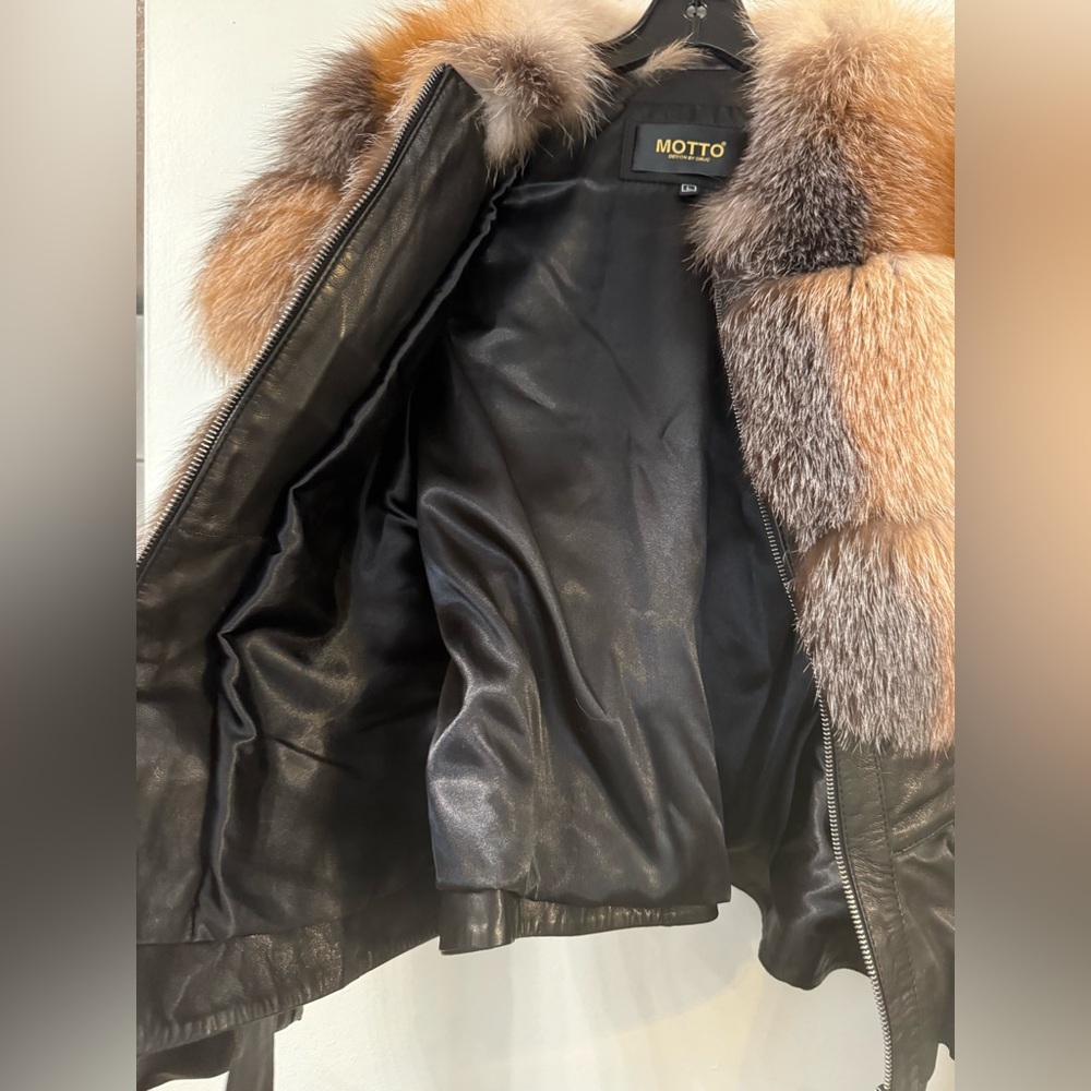 Motto Design By Oruc Women's Black Leather Jacket with Natural Fur Collar - Picture 8 of 11
